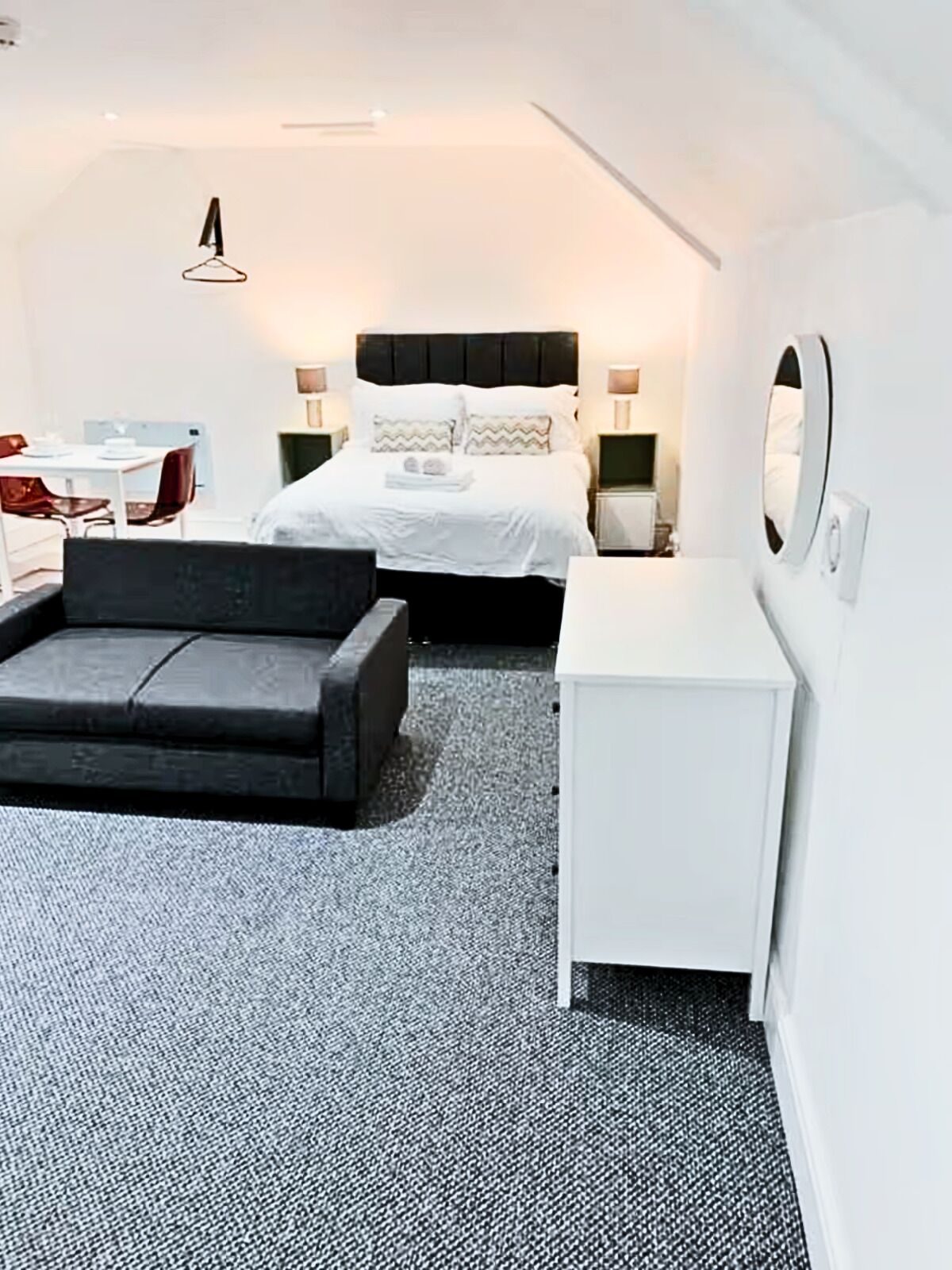 Bügeleisen/Bügelbrett, kostenloses WLAN, Bettwäsche