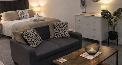 Flat 6 - Eign St. Hereford