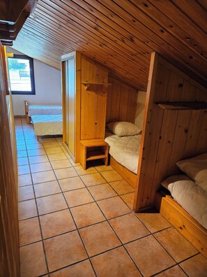 6 bedrooms, free WiFi