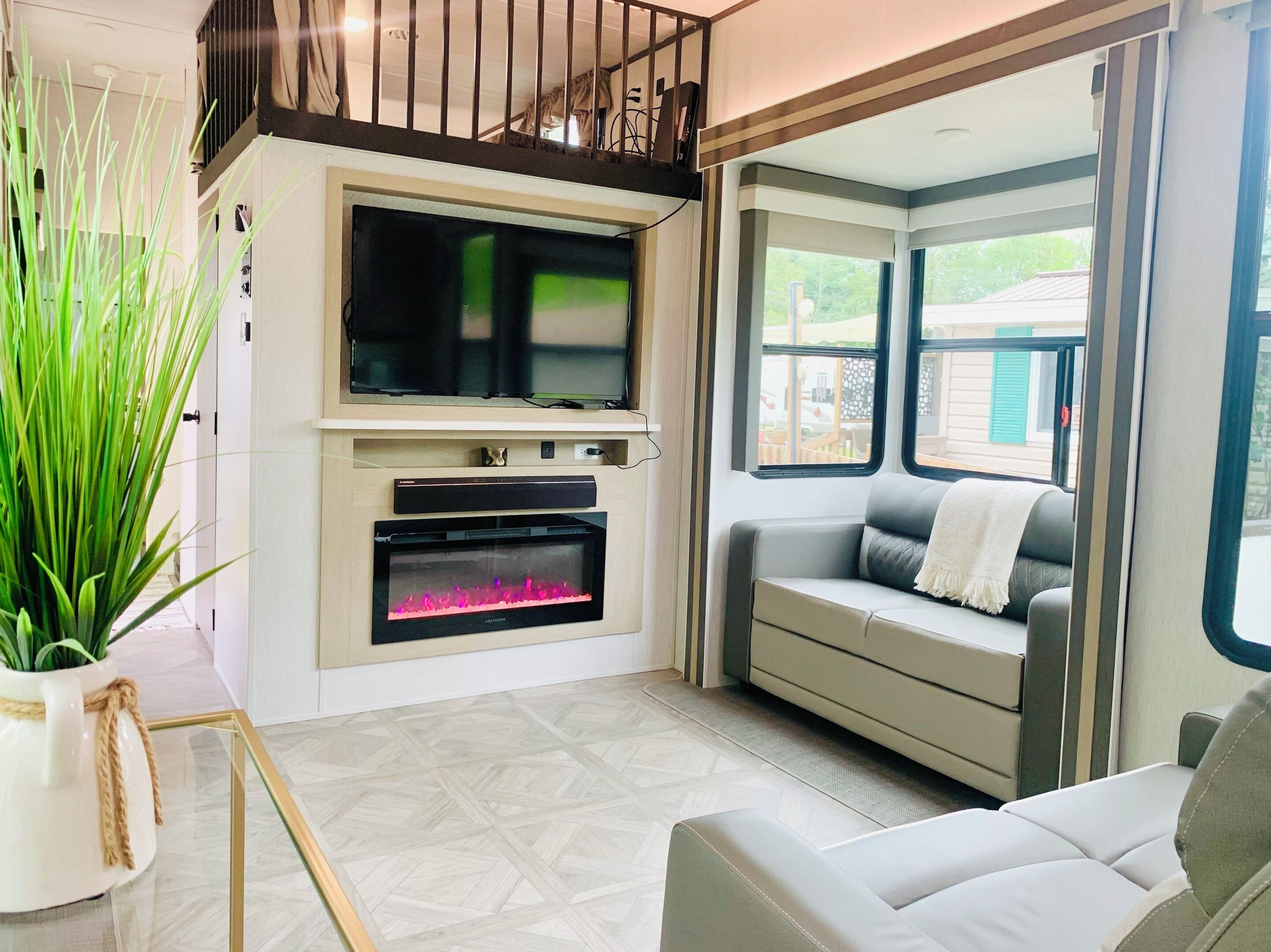Retreat On Wheels: Kid-friendly Loft - North Bay