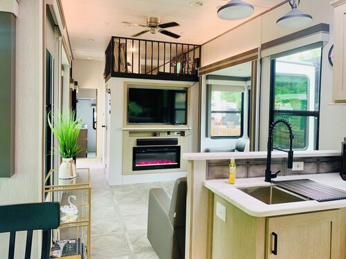 Retreat on Wheels: Kid-friendly Loft