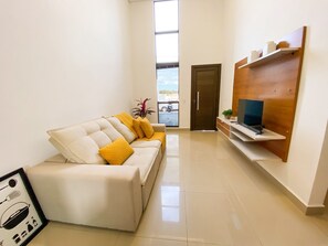 Classic-talo, patio | Oleskelualue