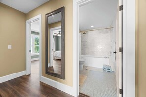 3 室のベッドルーム、アイロン / アイロン台、WiFi、ベッドシーツ