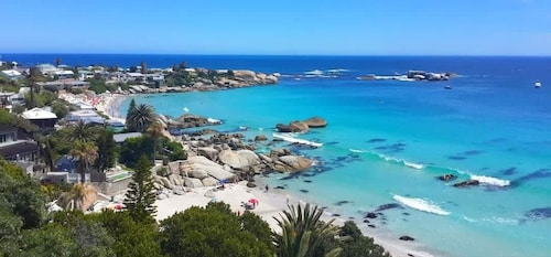 Flamingo Villa Beach Pool Luxury Solar Back Up