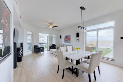 1 min walk to stadium! Private Rooftop at Williams-Brice - 3-bed 3-bath condo