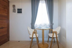 Room - RedDoorz @ Delorian Residences (Makati)