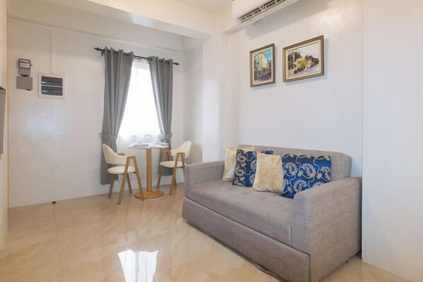 Room - RedDoorz @ Delorian Residences (Makati)