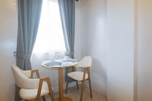 Room - RedDoorz @ Delorian Residences (Makati)