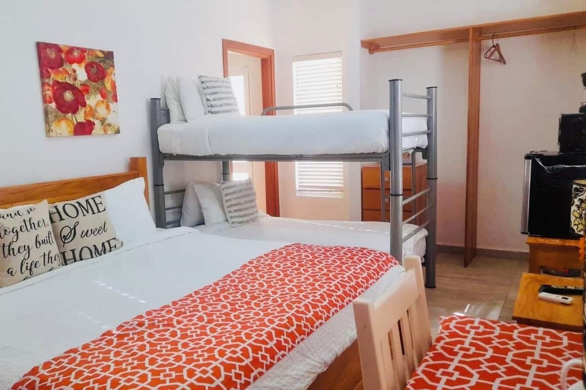Family Room | WiFi (free), bed sheets