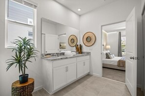 6 bedrooms, iron/ironing board, WiFi, bed sheets - 6 Bedrooms / 4.5 Bathrooms / Solara (2343CS) (Kissimmee)