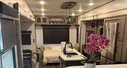 Charming RV with AC in Columbus for a cozy getaway