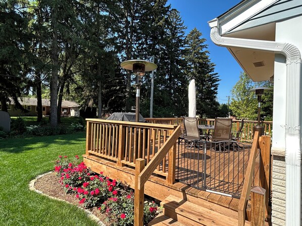 屋外ダイニングエリア