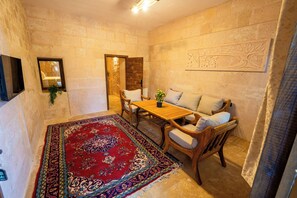 Comfort Suite, Garden View | Minibar, blackout drapes, iron/ironing board, free WiFi