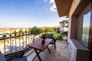 Comfort Room, 1 Double Bed | Balcony view