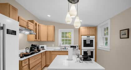 Charming 3BR/2BA Sleeps 6 in Graham, NC has everything you need!