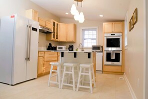 Microwave, oven, stovetop, dishwasher - Charming 3BR/2BA Sleeps 6 in Graham, NC has everything you need! (Graham)