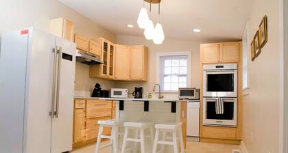 Charming 3BR/2BA Sleeps 6 in Graham, NC has everything you need!