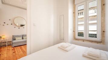 1 bedroom, iron/ironing board, internet, bed sheets