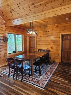 Dining -  Beautiful 5-bedroom log cabin with spectacular mountain views. (Newland)