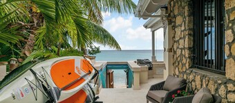 King's Ocean - Beach Front Villa in Frederiksted
