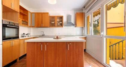 Casa Vencejo, spacious house ideal for families or friends with 5min shopping center