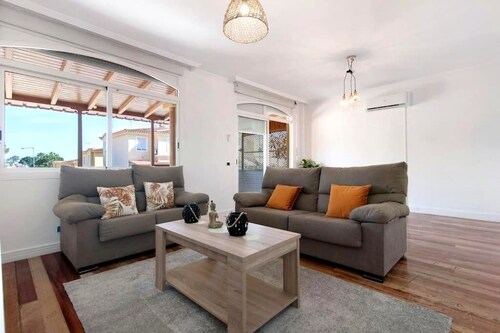 Casa Vencejo, spacious house ideal for families or friends with 5min shopping center