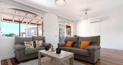 Casa Vencejo, spacious house ideal for families or friends with 5min shopping center