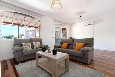 Casa Vencejo, spacious house ideal for families or friends with 5min shopping center