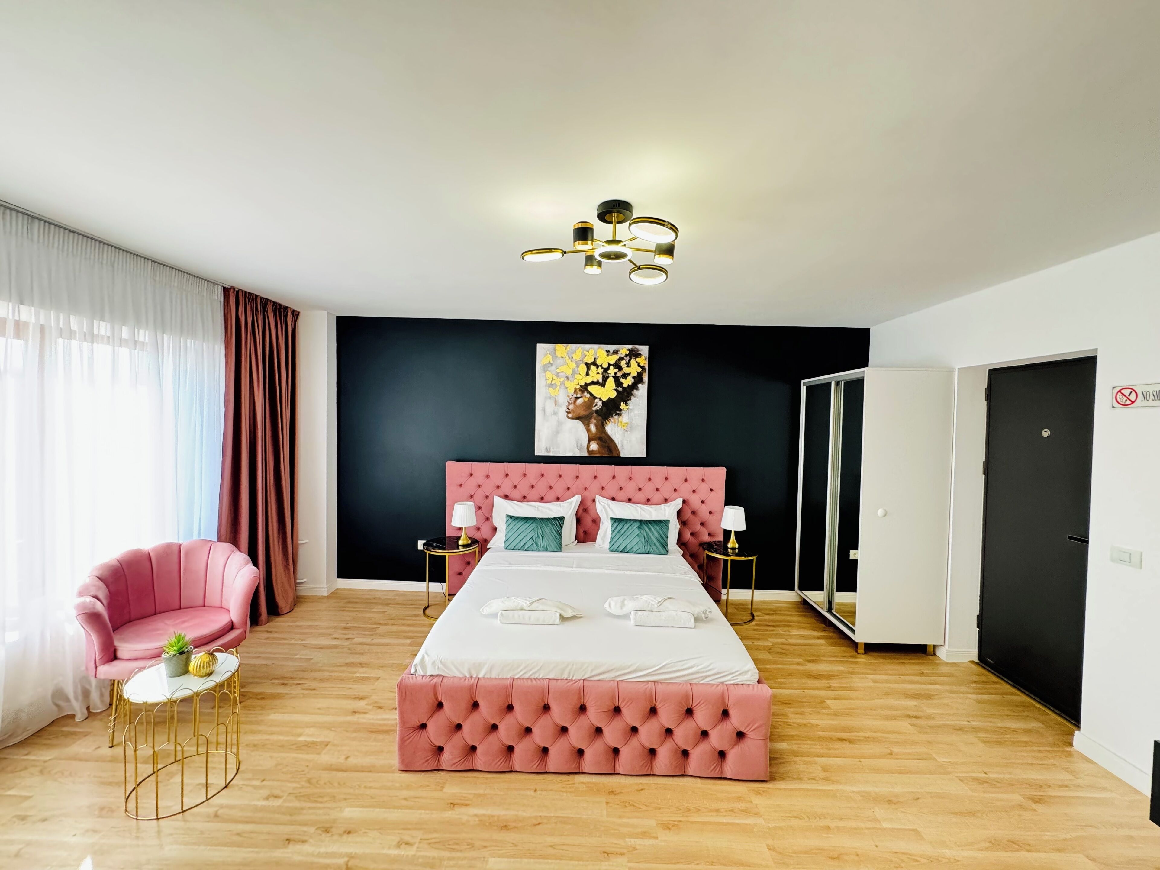 开间套房 | 办公桌、笔记本电脑工作区、熨斗/熨衣板、免费 WiFi