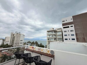 Appartement, plusieurs lits, accès piscine, vue ville (Amoara 301) | Terrasse/Patio