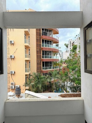 Appartement, plusieurs lits, accès piscine, vue ville (Amoara 301) | Vue de la chambre