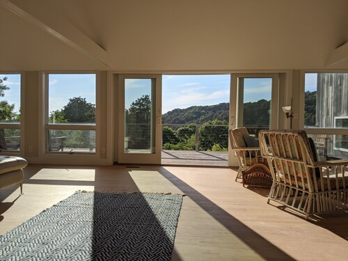 Knockout Modern, Sweeping Views, Beach Walk