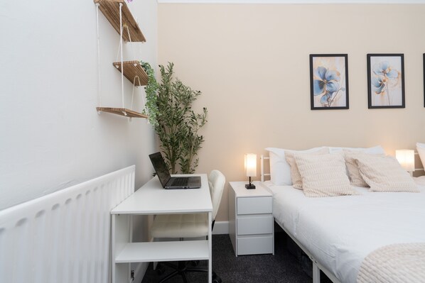 2 bedrooms, iron/ironing board, free WiFi, bed sheets