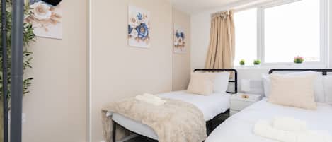 Iron/ironing board, free WiFi, bed sheets