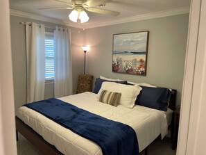2 slaapkamers, een strijkplank/strijkijzer, reisbedje, gratis wifi
