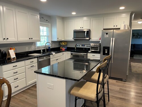 Terrific 2-bedroom 2 bath home, country setting, convenient to highways, 1 acre 