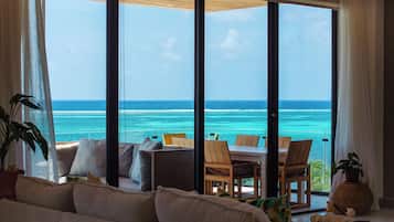 Kondominium, pemandangan laut | Teras/patio