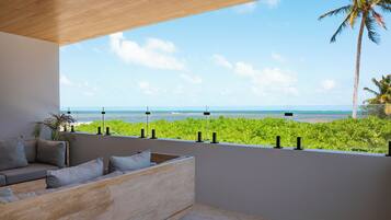Villa, vista al mar | Terraza o patio