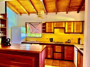 Micro-ondes, four, plaque de cuisson, lave-vaisselle