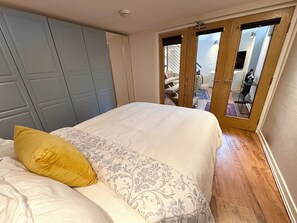 2 chambres, fer et planche à repasser, Wi-Fi gratuit, draps fournis