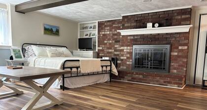 Charming Groton Farmhouse Apartment