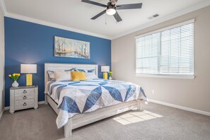 4 chambres, fer et planche à repasser, Wi-Fi, draps fournis