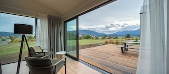 Southern Solace - Te Anau Holiday Home