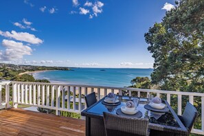 Outdoor dining - Paua Shell - Coopers Beach Holiday Home (Coopers Beach)