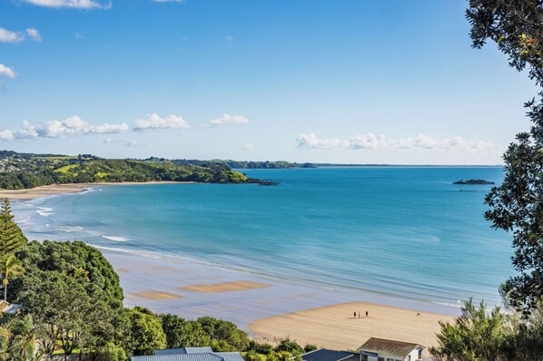 Beach nearby - Paua Shell - Coopers Beach Holiday Home (Coopers Beach)