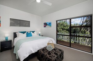 3 عدّة غرف نوم ومكواة/لوح كي وواي فاي وملاءات أسرّة