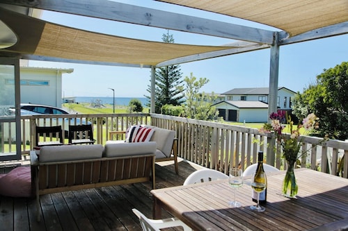 Coastal Retreat - Whiritoa Holiday House