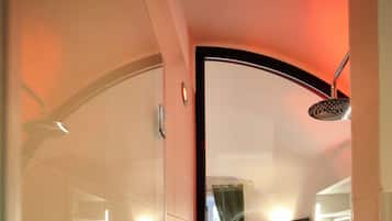 Doppia Deluxe, balcone, vista città | Bagno | Bidet