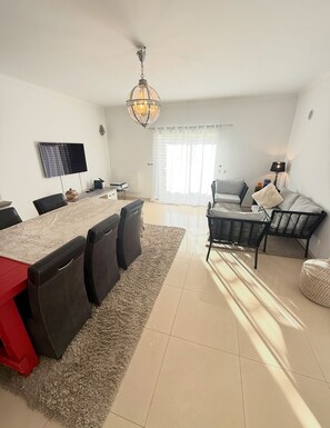 Interior - Wenige Schritte vom Strand entfernt – 2-Zimmer-Apartment in Ferragudo (Ferragudo)