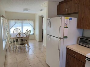 Dining - Steps to the ⭐ Beach, Short Walk to the Village (Siesta Key)